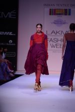 Model walk the ramp for Shruti Sancheti show at LFW 2013 Day 4 in Grand Haytt, Mumbai on 26th Aug 2013 (155).JPG